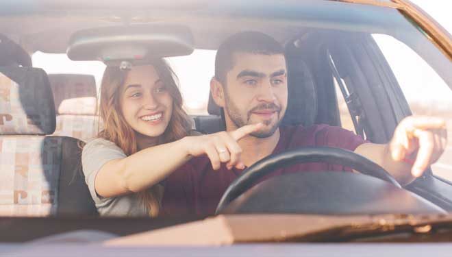 ¿Sabías que las distracciones al volante pueden estar causadas por los pasajeros?