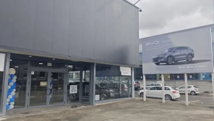 Zina Móvil BYD Ourense - Polígono Comercial Barreiros, Nave 4, San Ciprián de Viñas, 32915, Ourense