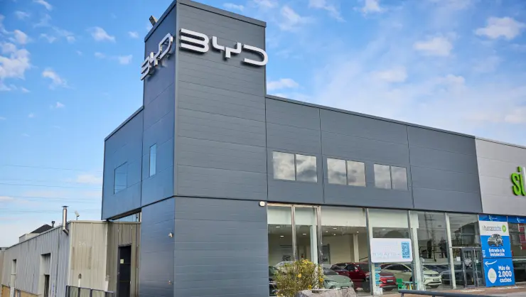 Zina Móvil BYD Oviedo - Av. de Oviedo, 9, Lugones, 33420, Asturias